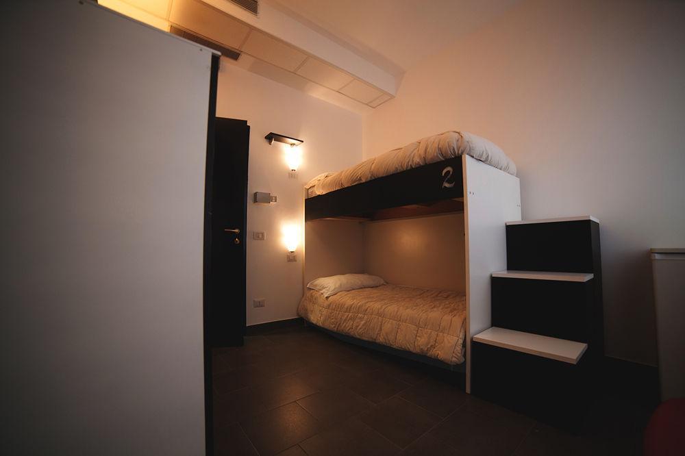 New Generation Hostel Milan Center מראה חיצוני תמונה