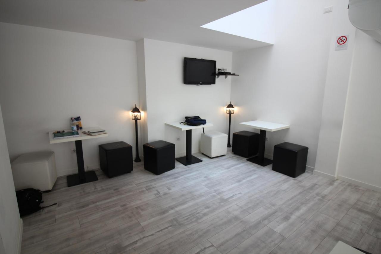 New Generation Hostel Milan Center מראה חיצוני תמונה