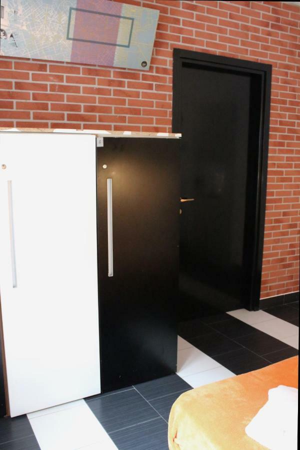 New Generation Hostel Milan Center מראה חיצוני תמונה